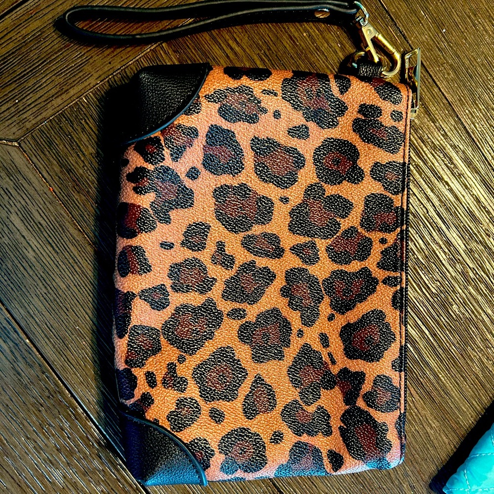 Cheetah print wristlet bag